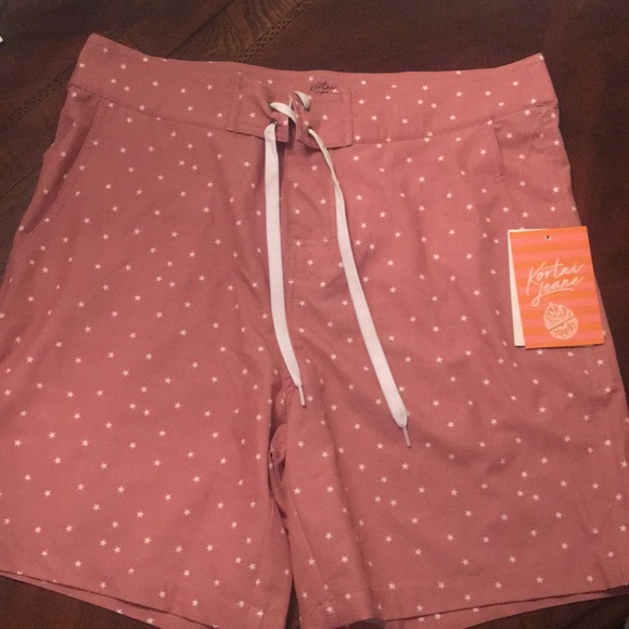 Red stars 32 Nwt long trunks